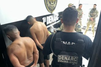 na-regiao-sul-de-palmas,-a-policia-civil-do-tocantins-prende-grupo-e-apreende-dois-adolescentes-suspeitos-de-trafico-de-drogas