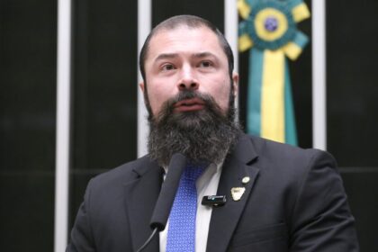 comissao-aprova-porte-de-arma-para-vigilantes-fora-do-horario-de-servico