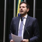 camara-aprova-projeto-que-ajusta-lei-orcamentaria-aos-gastos-com-a-nova-licenca-paternidade