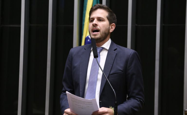 camara-aprova-projeto-que-ajusta-lei-orcamentaria-aos-gastos-com-a-nova-licenca-paternidade