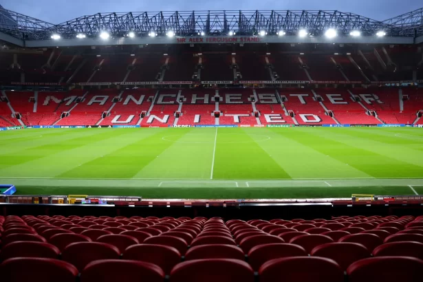 torcedor-do-united-perde-lugar-da-familia-apos-77-anos-no-estadio