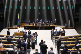 camara-aprova-regra-que-exige-comprovante-de-que-o-veiculo-nao-foi-apropriado-indevidamente-para-emitir-o-registro;-acompanhe