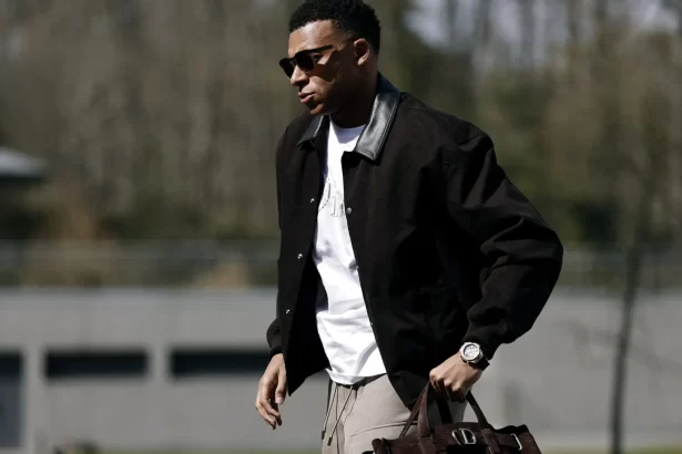 caso-“joelho-errado”-vira-crise-no-real-e-jornalista-acusa-mbappe