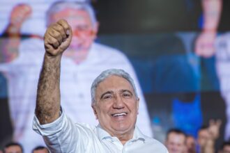 entre-estrutura-e-sentimento:-dois-atos,-dois-retratos-da-pre-campanha-no-tocantins.