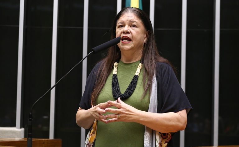 comissao-aprova-proposta-para-impedir-corte-de-bpc-por-posse-de-veiculo-na-familia