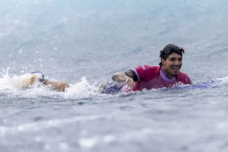 medina-retorna-a-wsl-satisfeito-com-mudancas-e-focado-no-tetra:-‘por-isso-eu-voltei’