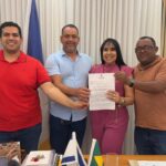 deputada-janad-articula-envio-de-caminhao-pipa-para-reforcar-combate-a-incendios-em-couto-magalhaes