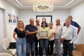 deputada-janad-valcari-recebe-titulo-de-cidada-wanderlandense-e-reforca-compromisso-com-wanderlandia