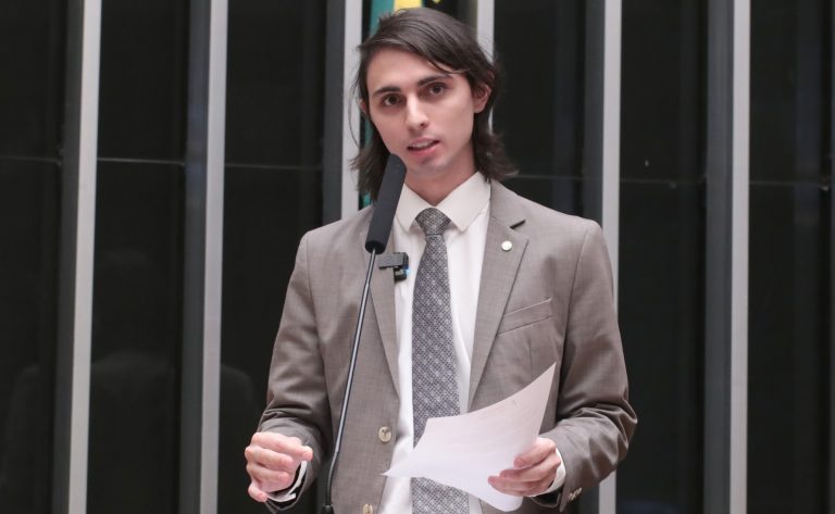 projeto-torna-obrigatoria-informacao-sobre-agrotoxico-em-rotulo-de-alimentos