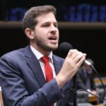 para-relator,-aumento-da-licenca-paternidade-e-o-maior-avanco-trabalhista-em-13-anos;-ouca-a-entrevista