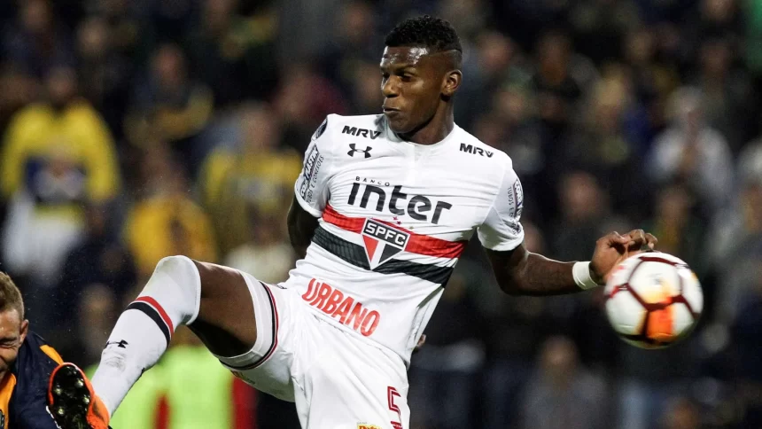 sao-paulo-se-irrita-e-quer-negociar-arboleda-apos-‘sumico’-no-clube