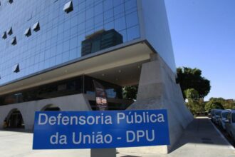 sancionada-lei-que-reajusta-salarios-de-servidores-da-defensoria-publica-da-uniao