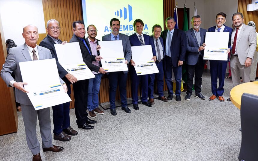 aleto-realiza-cerimonia-de-entrega-de-titulos-de-cidadao-tocantinense