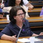 projeto-permite-faltar-ao-trabalho-para-acompanhar-pessoa-idosa-ou-com-deficiencia-em-consultas