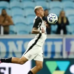aposta-de-diniz-abre-placar,-e-corinthians-vence-na-estreia-da-libertadores