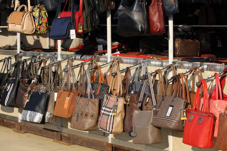 comissao-externa-debate-impactos-economicos-da-pirataria,-falsificacao-e-contrabando