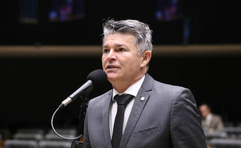 comissao-aprova-projeto-que-proibe-invasor-de-terra-de-ter-acesso-a-politicas-de-credito-rural