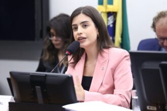projeto-equipara-antissemitismo-a-crime-de-racismo