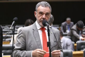 comissao-aprova-proibicao-de-reuso-de-embalagens-de-tintas-imobiliarias