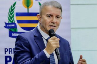 “nao-e-terceirizacao”:-eduardo-siqueira-defende-gestao-compartilhada-e-aposta-em-eficiencia-na-saude-de-palmas