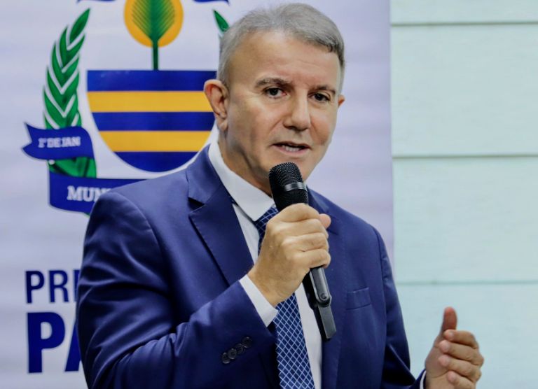 “nao-e-terceirizacao”:-eduardo-siqueira-defende-gestao-compartilhada-e-aposta-em-eficiencia-na-saude-de-palmas