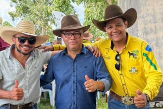 miguel-filho-reforca-presenca-politica-e-participa-da-6a-tropeada-redea-solta-da-barraria-ao-lado-da-comunidade