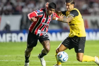 artur-faz-o-1°,-sao-paulo-melhora-apos-vaias,-bate-o’higgins-e-lidera-grupo