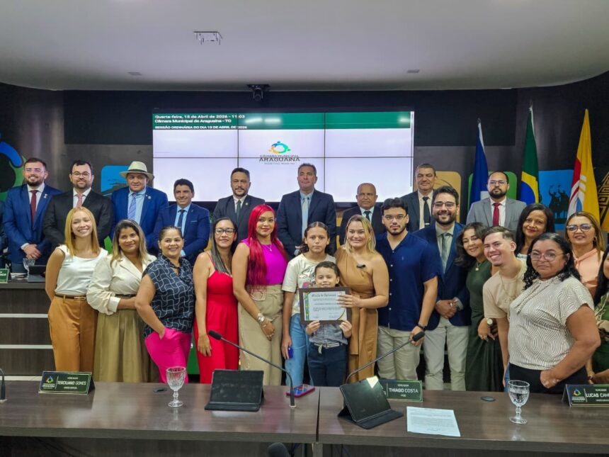 suplente-de-vereadora-e-mulher-mais-votada-de-araguaina,-alessandra-pereira-e-homenageada-com-mocao-de-aplausos-pela-camara-municipal