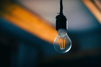 deputados-dizem-que-luz-para-todos-enfrenta-dificuldades-de-atender-populacoes-isoladas;-assista