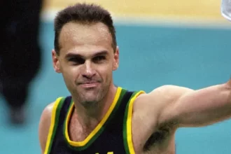 oscar-schmidt-e-cremado-com-a-camisa-da-selecao-brasileira-de-basquete