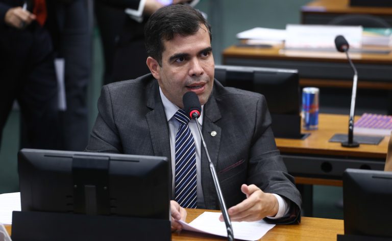 comissao-aprova-projeto-que-preve-apreensao-de-veiculo-por-transporte-irregular-de-animais-vivos