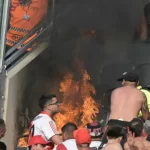 incendio-em-arquibancada-marca-classico-entre-river-e-boca;-veja-as-fotos
