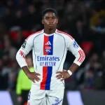 endrick-leva-bronca-de-possivel-rival-da-copa-apos-‘provocar’-torcida-do-psg:-‘jogue-futebol’