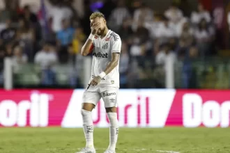 neymar-quebra-tabu-fisico,-mas-volta-a-deixar-vila-criticado-e-sob-polemica
