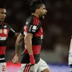 flamengo-vence-bahia,-homenageia-oscar-schmidt-e-chega-a-vice-lideranca