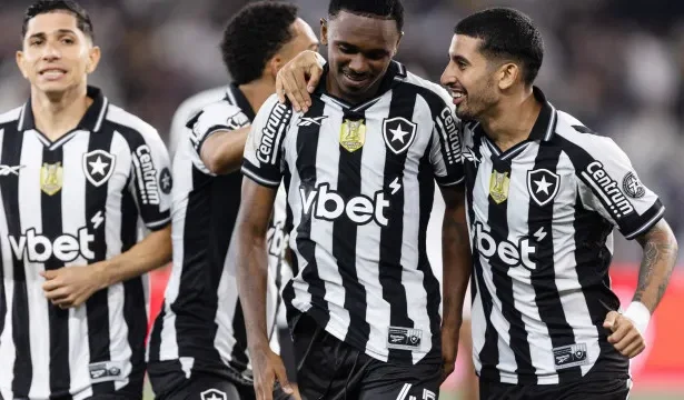 botafogo-deixa-de-lado-a-saida-de-textor-e-foca-no-internacional-pelo-brasileirao