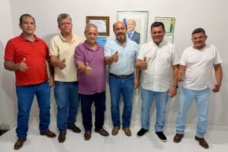 prefeito-batista-cavalcante-e-4-vereadores-de-presidente-kennedy-declaram-apoio-a-pre-candidatura-de-sandoval-cardoso-a-deputado-federal
