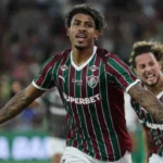 john-kennedy-decide,-fluminense-vence-chape-e-se-mantem-perto-dos-lideres
