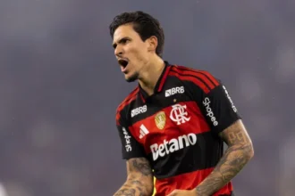 flamengo-passeia-com-direito-a-golaco-de-plata-e-amplia-crise-no-atletico-mg