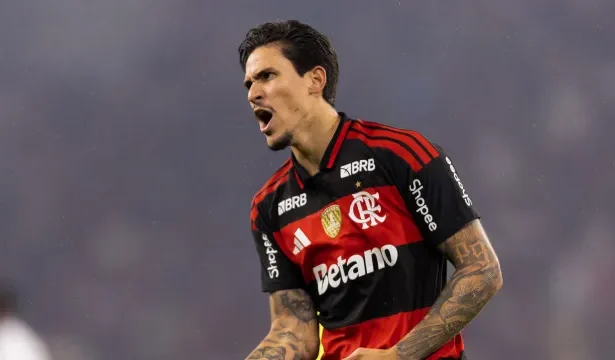 flamengo-passeia-com-direito-a-golaco-de-plata-e-amplia-crise-no-atletico-mg