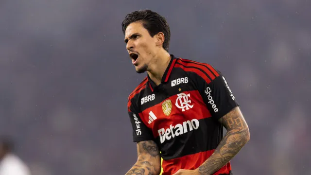 flamengo-passeia-com-direito-a-golaco-de-plata-e-amplia-crise-no-atletico-mg