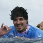 gabriel-medina-pode-fazer-historia-com-titulo-inedito-na-gold-coast-da-wsl
