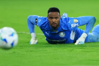 palmeiras-cochila,-leva-gol-contra-de-goleiro-e-empata-com-cerro-na-libertadores