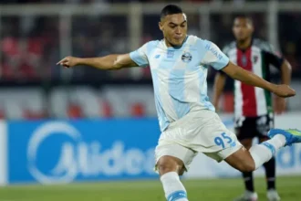 carlos-vinicius-perde-3-penaltis,-tem-gol-anulado,-e-gremio-empata-na-sul-americana