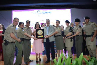 pmto-recebe-selo-instituicao-amiga-da-mulher-em-reconhecimento-as-acoes-da-patrulha-maria-da-penha-–-pm-to