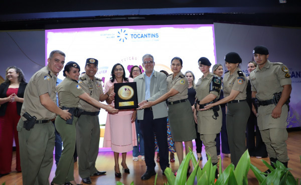 pmto-recebe-selo-instituicao-amiga-da-mulher-em-reconhecimento-as-acoes-da-patrulha-maria-da-penha-–-pm-to