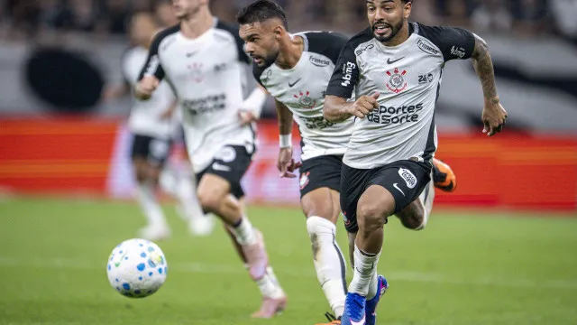corinthians-de-diniz-joga-bem,-bate-penarol-e-encaminha-vaga-na-libertadores