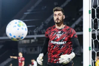 rafael-recusa-cruzeiro-e-bahia-e-ja-mira-renovacao-de-contrato-no-sao-paulo