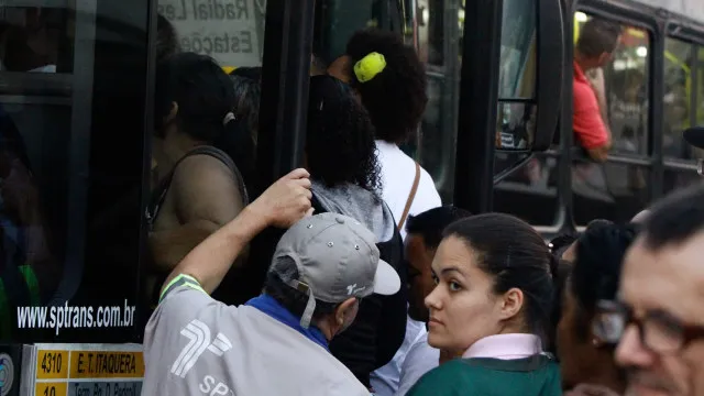 golpe-da-mostarda:-saiba-como-evitar-furto-no-transporte-publico