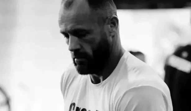 atleta-de-crossfit-sofre-infarto-e-morre-durante-treino-aos-39-anos